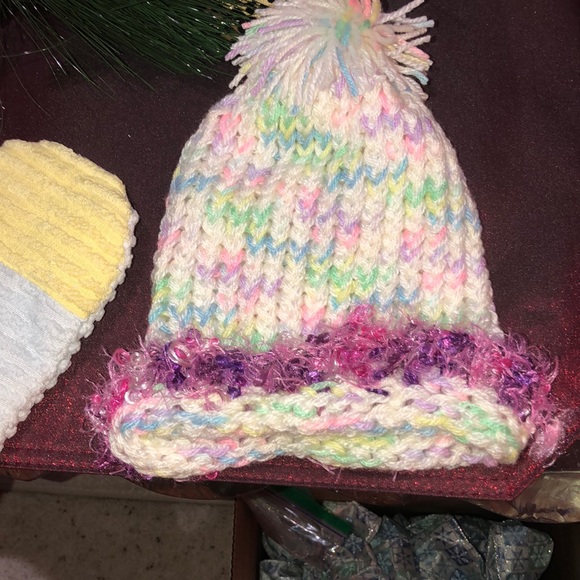 BABY CHRISTMAS STOCKINGS AND HAT - Picture 4 of 5